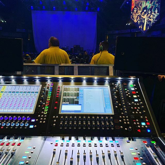 Friday night #foh with @kissonline and @davidleeroth. @digico.official #fohengineer #soundengineer #livesound #liveaudio #proaudio #digico #touring #kissband #davidleeroth #diamonddave ift.tt/3873OHq