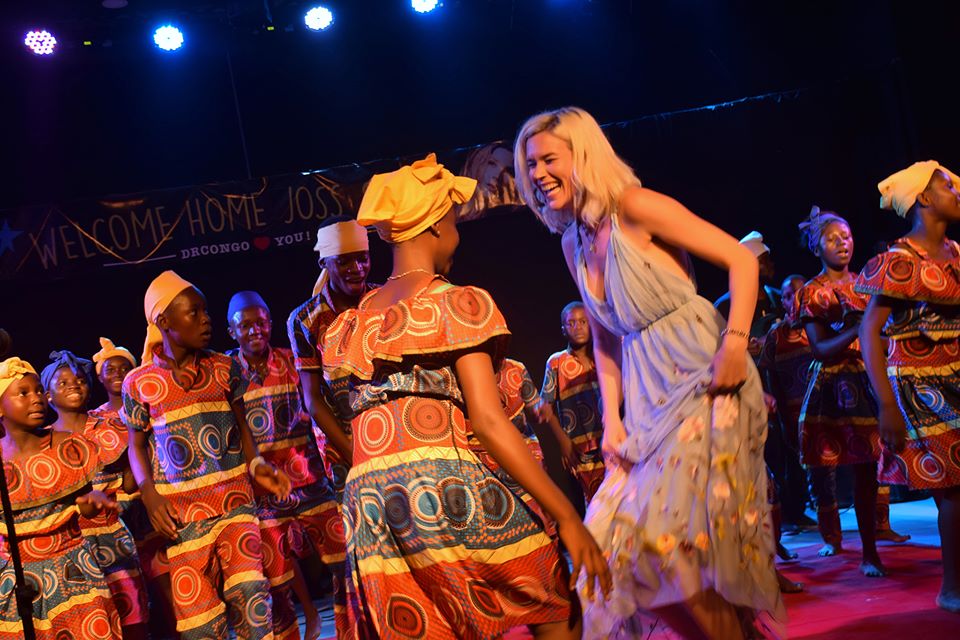 JossStoned's tweet photo. NEW PHOTOS: @JossStone and Bana Congo (children of Congo) performing last year. Via @Nuerburgring1 #JSTWT #1 https://t.co/o7Z0Q3S0wg