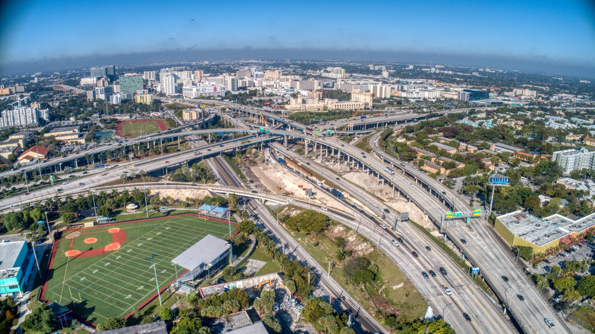thebiggreenw's tweet photo. New images capture #ArcherWestern-de Moya crews at work across #Miami's I-95/I-395/ SR836 corridor. Interchange core work, auxiliary lane extension and Auger Cast Pile installation are the many operations currently underway in downtown Miami. #WalshAtWork #ConnectingMiami https://t.co/G2YxhkMiDw
