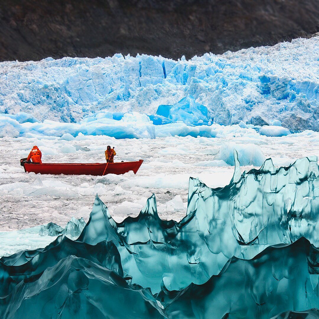 GuiadoChile's tweet photo. Cansou do calor extremo? Que tal uma aventura gelada na Laguna San Rafael, uma das maravilhas que o Chile tem no extremo sul? Gelerias, frio, mas com direito a brindar com whisky e gelos milenares.
Nada mal... O que você acha? https://t.co/0Wc8PvvM2J