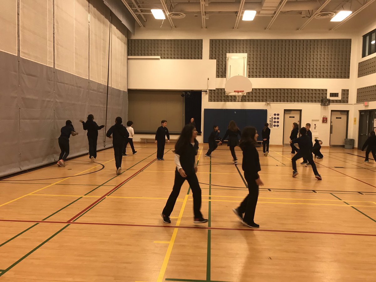 MrsMartinGr5's tweet photo. Getting our groove on in physed #dancemoves #differentmovements @StMaryOakville https://t.co/wUtUWixX3P