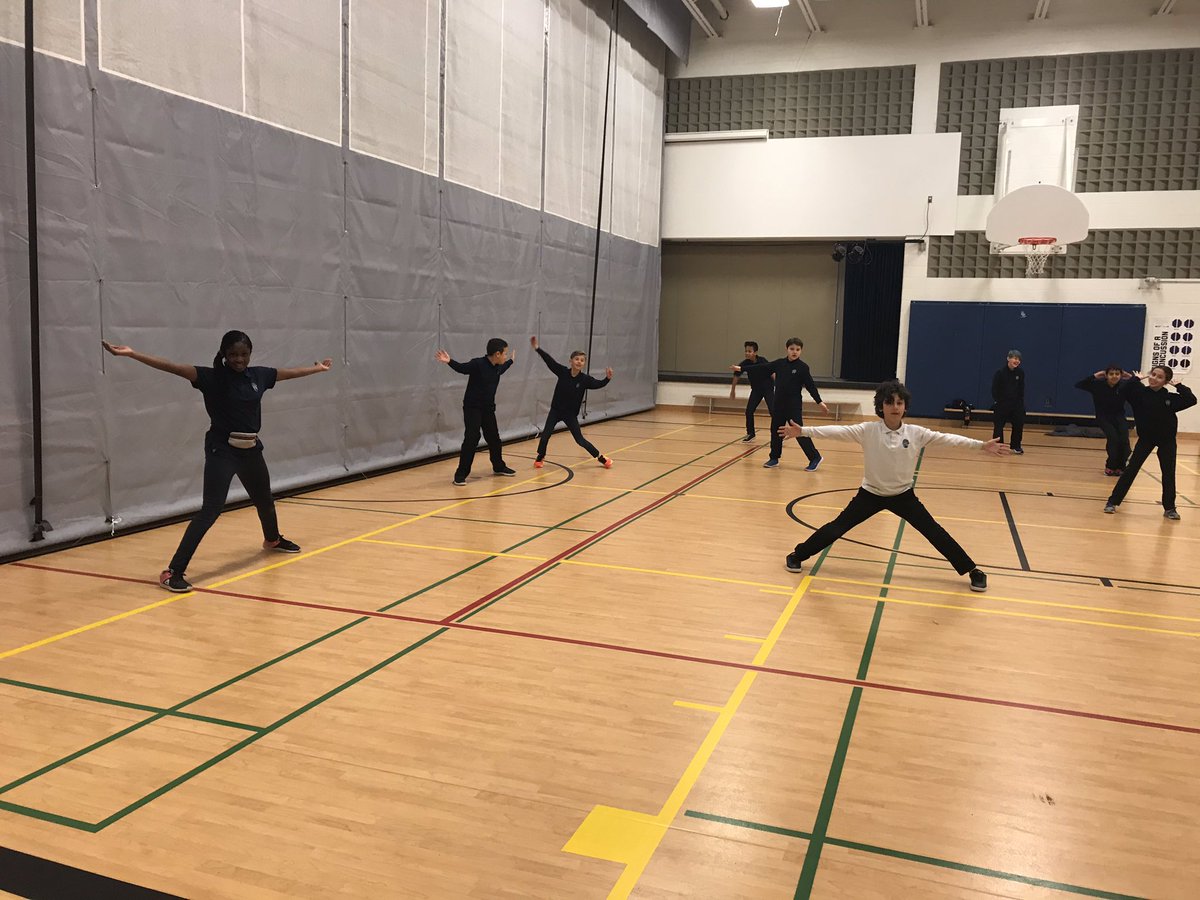 MrsMartinGr5's tweet photo. Getting our groove on in physed #dancemoves #differentmovements @StMaryOakville https://t.co/wUtUWixX3P