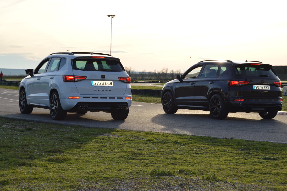 JoseSanchezELX's tweet photo. ☝️Un #suv con prestaciones únicas, donde el límite lo marcas tú. "Emociones Cupra" 🧔
- Modo 🏁
#cupraateca #300cv #Elcampello #Alicante #Juneda #Lleida https://t.co/Aw5VXYu9Xk