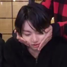  – he gets his cheekies squished bc of how ᵗᶦⁿʸ nd babie he is !!!