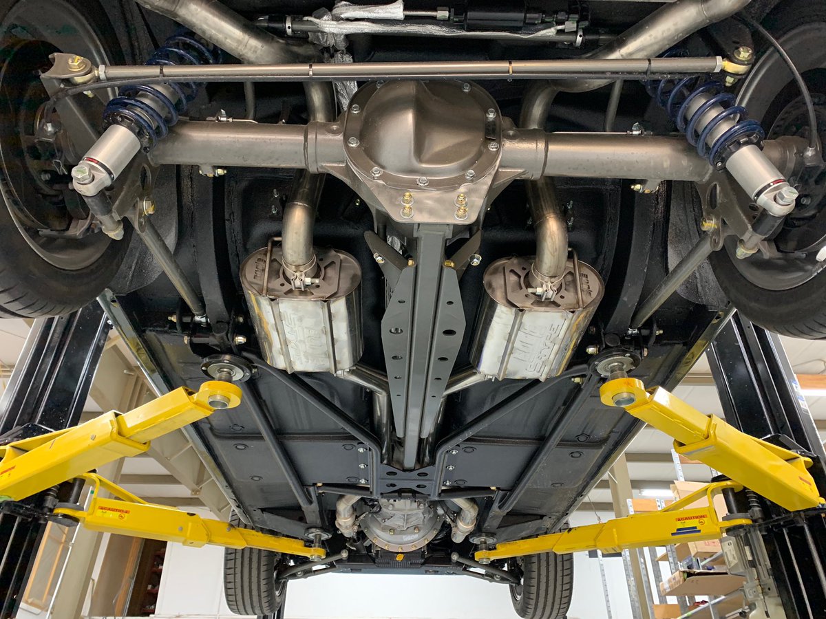 RevologyPerform's tweet photo. We selected the #TCI 3-link as our rear suspension because it is robust, simple, and configurable. We have taken the basic TCI 3-link design and adapted it to our requirements. Major changes include greater suspension travel for improved ride quality without  sacrificing handling https://t.co/bCXIkiHzvq