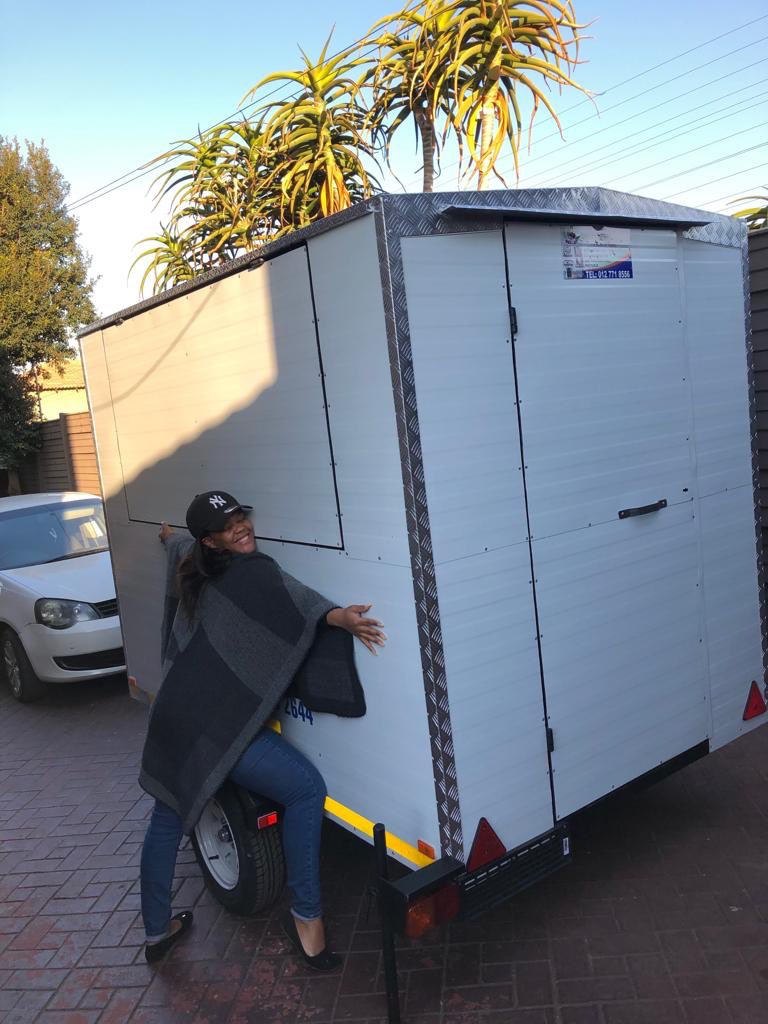 FusiEats's tweet photo. Food trailer for Hire. 2food warmers, one deep fryer, one griller plate, sink. Then 2gas plate.                                              Kindly contact Nandi: 0740767229 or Tshepo: 0840916972. Or WhatsApp: 0787002644.    Thank you 🙏 https://t.co/q6pjx3zazG