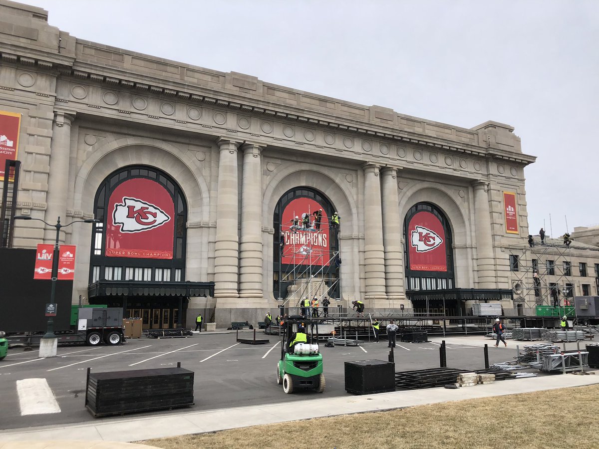ron_busse's tweet photo. Preparing for a historic celebration in #KansasCity. 

@Chiefs #SuperBowl #Champions #ChiefsKingdom @UnionStationKC @41actionnews https://t.co/AS0DNPyERg