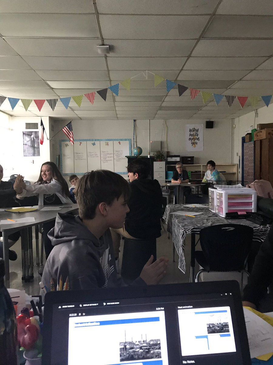 HistoryLessman's tweet photo. Also thanks to @Mrs_Wills for introducing us to “Hand Up Pair Up” for partner discussions! https://t.co/OYdXYoWTEu