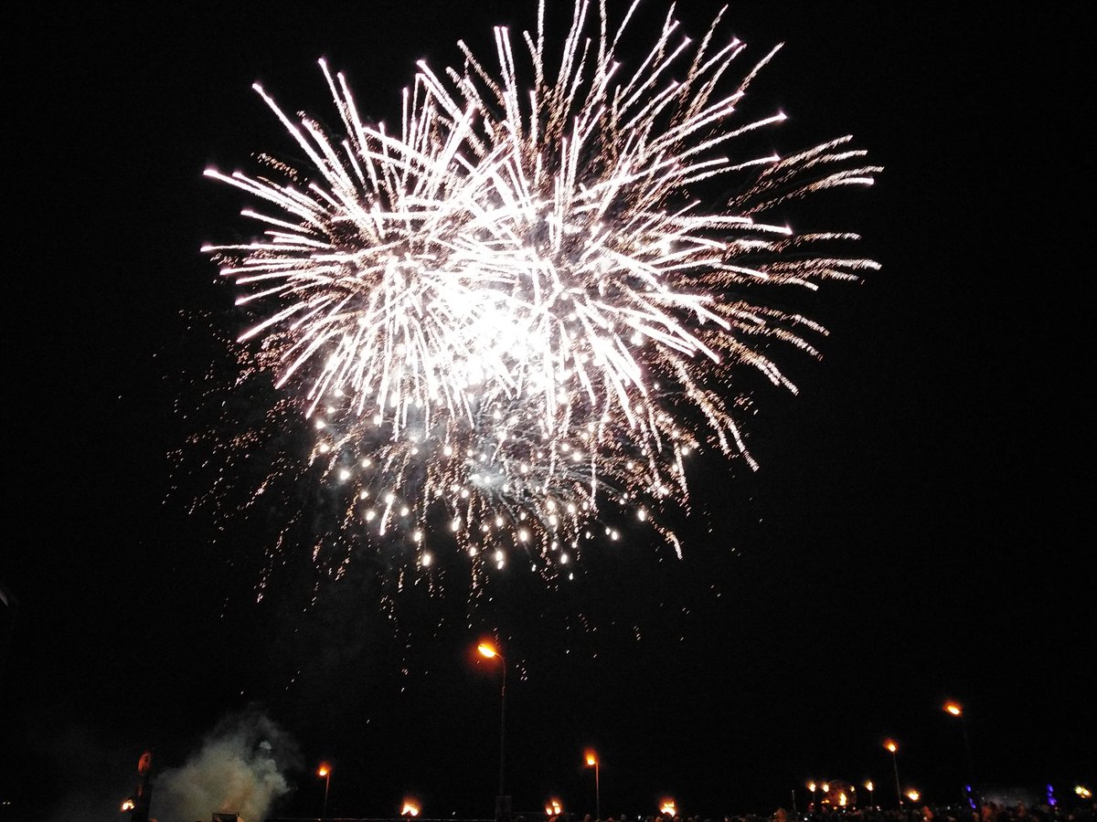 ViviGalway's tweet image. More pics from tonight #FireTour
Altre foto dal #FireTour @galway2020