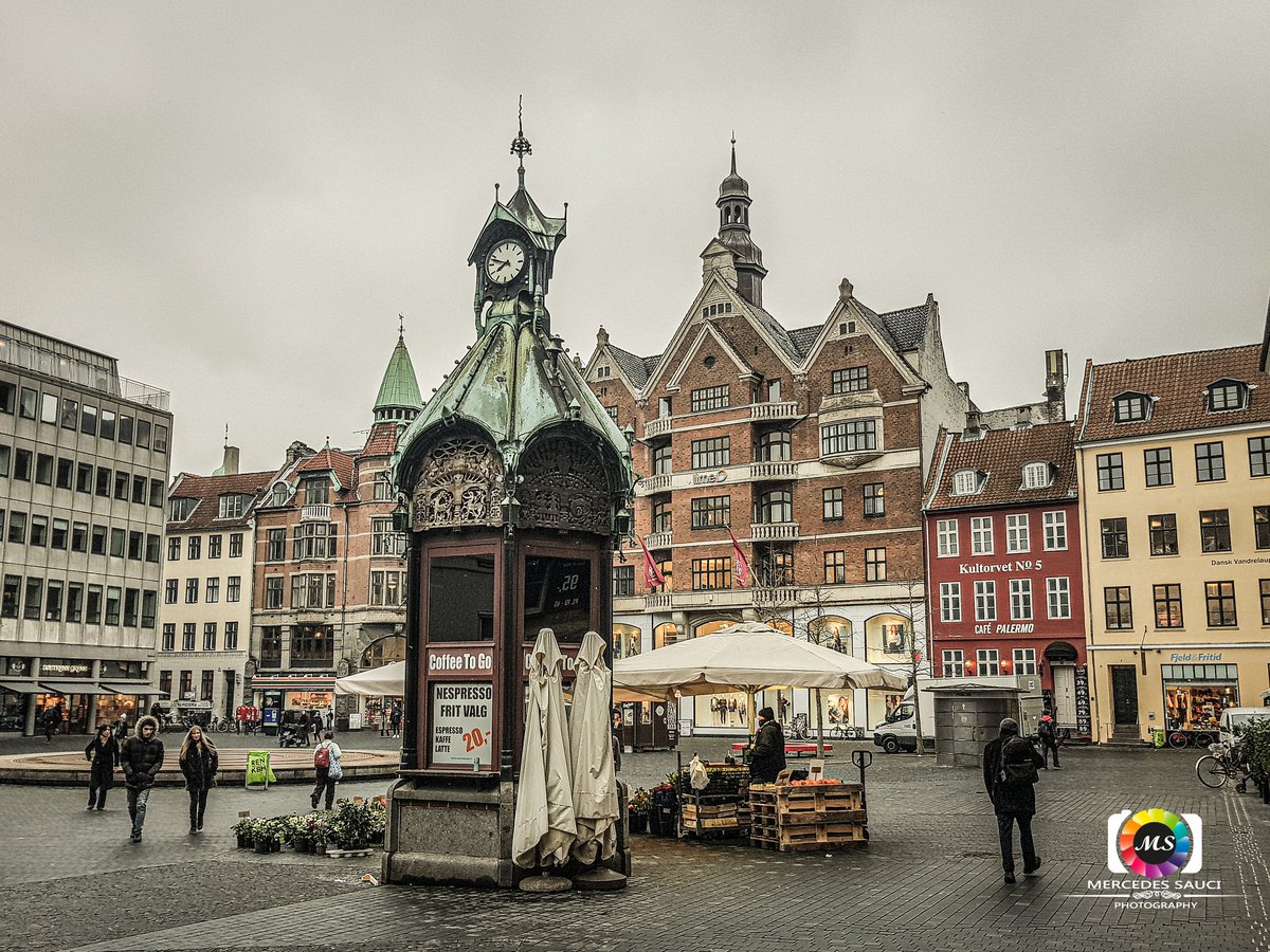 msphotography94's tweet photo. "Kultorvet." 🏘⛲
📸 #MSphotography #S8pluscam #instaphoto #travelphotography #winter #pic #plads #fontaine #history #architecture #kultorvet #Copenhaguen #January19 #København #visitdenmark #denmark #Dinamarca #Europe
👉🏻 Para ver más: link en el perfil. https://t.co/lLNRI3x2ur