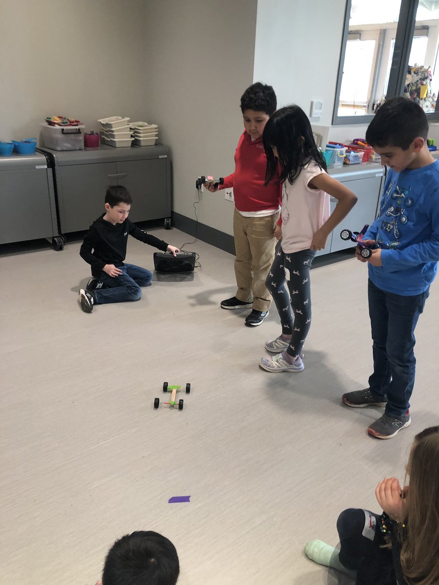 casiocadet's tweet photo. First graders using wind power to test their car construction talent #saeslearns https://t.co/jsDD0SbzeC