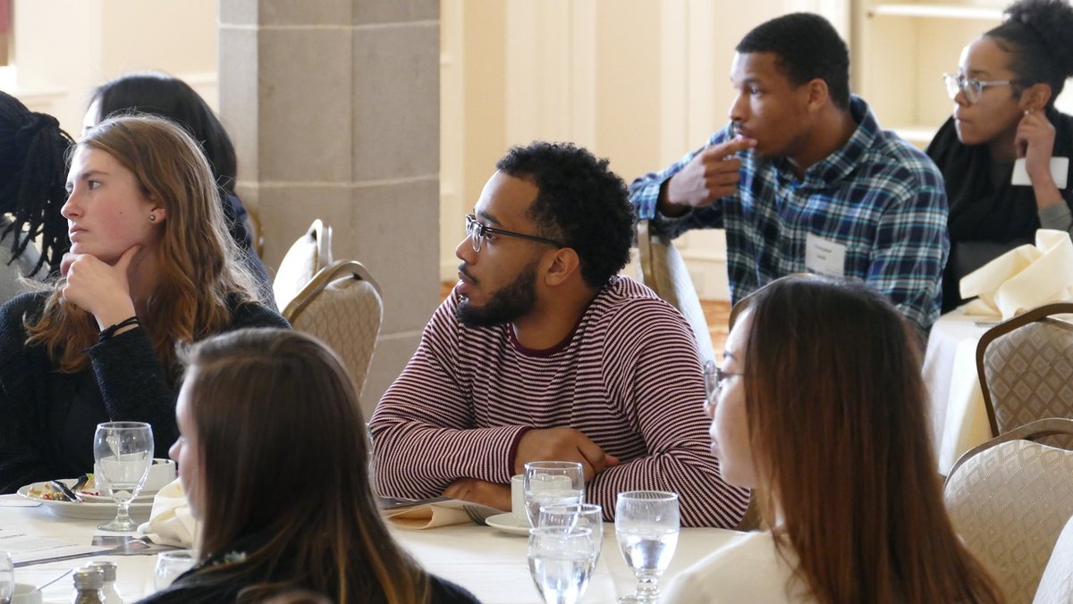 Pitt_Business's tweet photo. Have you registered for the Pitt Business Diverse Leaders Summit this Friday, February 7th yet? Companies attending include American Eagle Outfitters, BNY Mellon, Clark Associates, Dick's Sporting Goods, Eaton, EY, Kennametal, KPMG, PNC, PwC, and UPMC! 
https://t.co/ZjC7PIomZF https://t.co/RPdH4AoNlH
