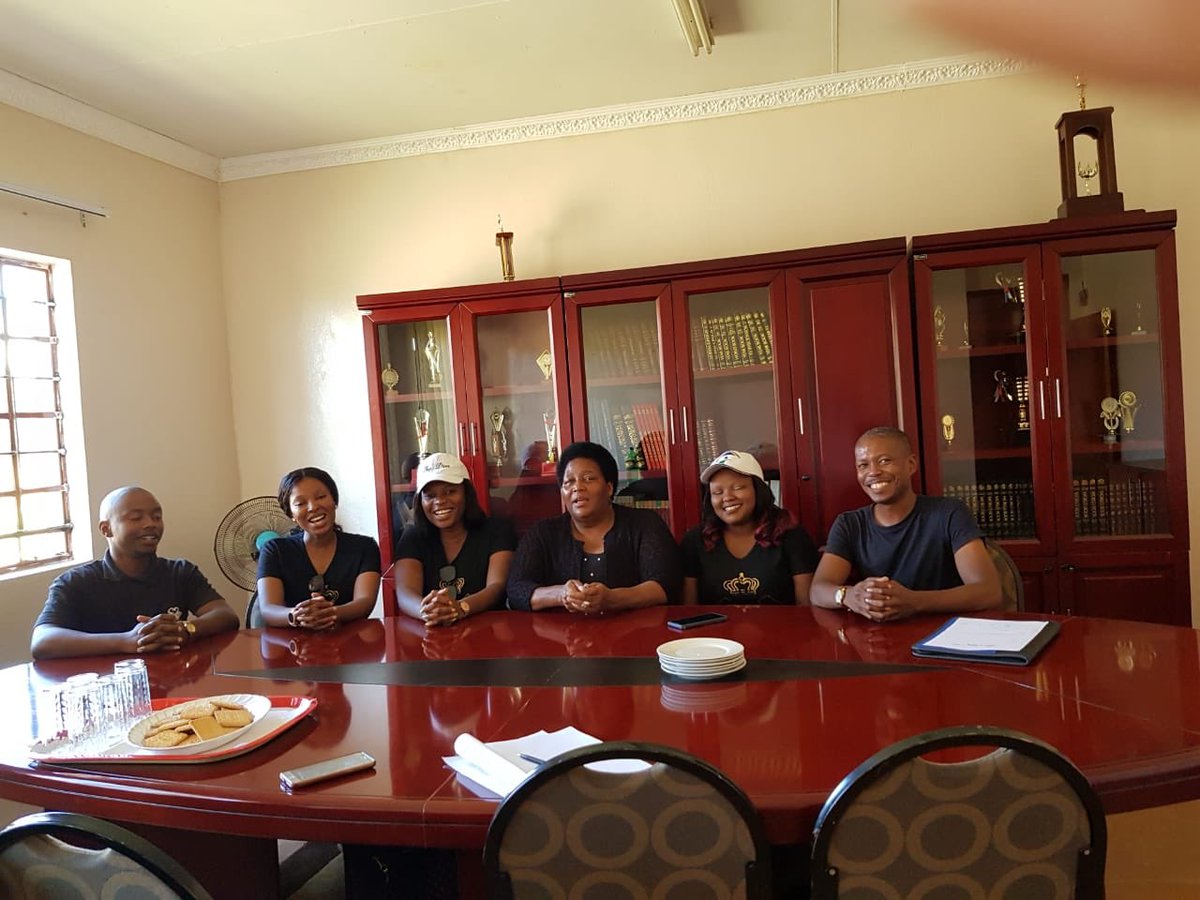 Nomaloe's tweet photo. So today was the day we delivered our collection to the needy 🥰♥️ a smile goes a long way. #MakgolokweTrust did it again ♥️ https://t.co/QbPFk2DkAY