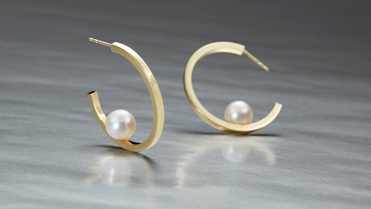 HonoraPearls's tweet photo. Because #hoops are a girl's BF! โจ
#Pearlsthatgowith #MondayVibes https://t.co/QZ7WUFsrrI