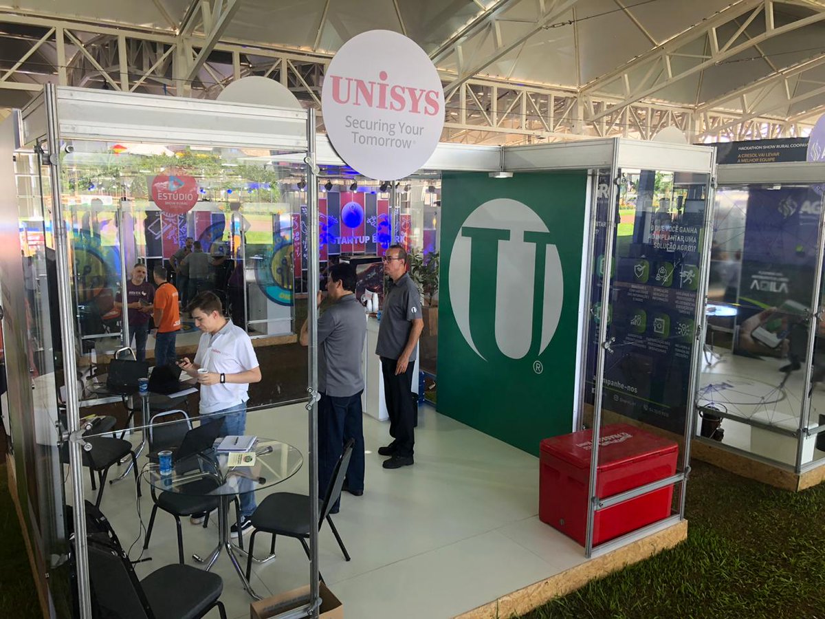 UnisysLatam's tweet photo. Time da Unisys no #ShowRural 🤠 Amanhã tem mais! 👏
#UnisysnoShowRuralDigital #Unisys #SecuringYourTomorrow https://t.co/mkZwQWYlq0