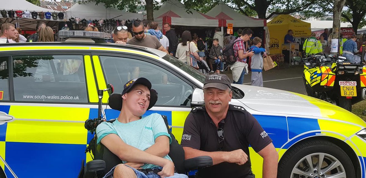 catheri27351828's tweet photo. Final plea for anymore #GetWellSoonGeraint photos or videos from emergency services please! @swpolice @SWPBridgend  @SWPSwansea https://t.co/1EHrTjSXQk