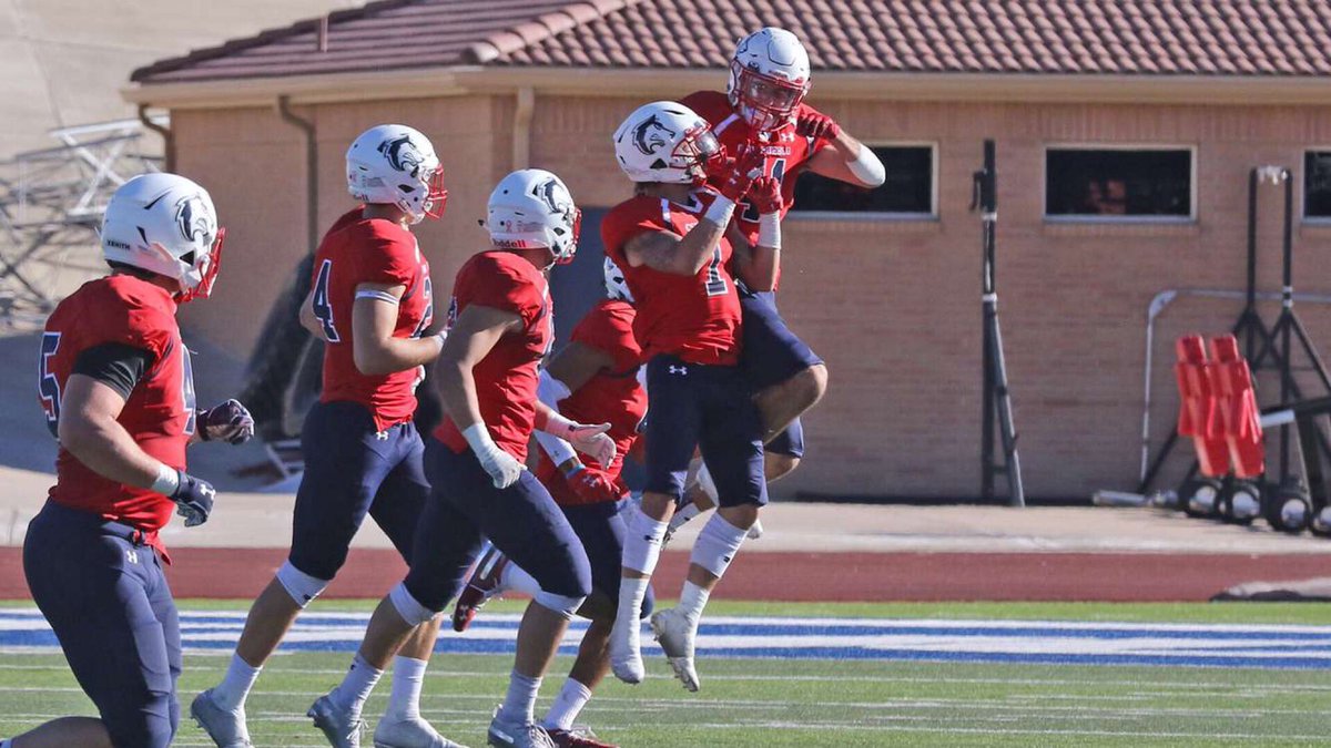 Trey05Ward's tweet photo. I want to first off thank my coaches and my teammates/friends and most importantly my family for pushing me to where I am today. With that being said I want to announce my commitment to CSUP to continue my academic and athletic career.🐺🟦🟥 @CoachWristen @Coach_Leo @CoachFeggins https://t.co/lDeamTk6EM