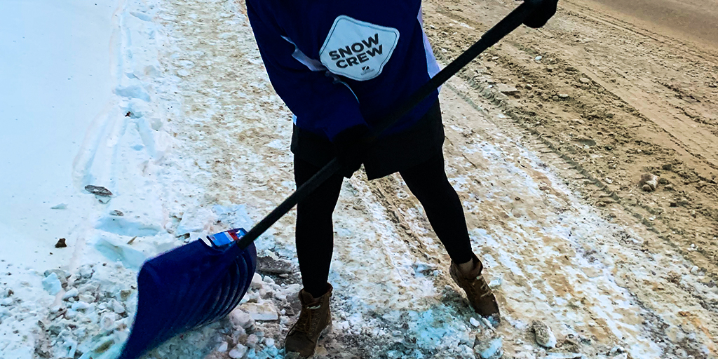 cityofsaskatoon's tweet image. ❄The City of Saskatoon wants to be the best neighbours ever this season! Our Snow Crew hope that a clear sidewalk brightens your day. Pay it forward and help someone else this winter. #yxe #snowproblem