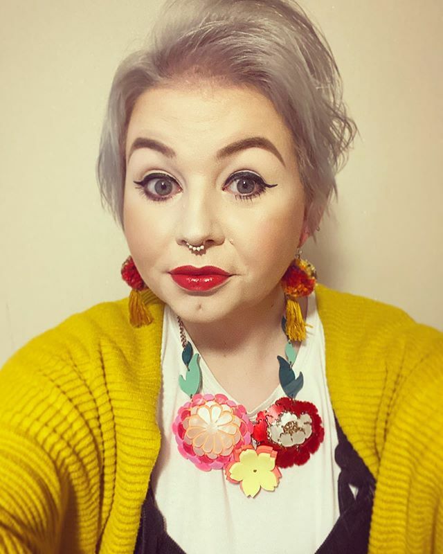 FancyAsMilly's tweet photo. Life is a flower 🌺🌸🌼
.
.
.
.
#tattydevine #mytattydevine #lucyandyak #lucyandyakdungas #dungarees #vintageaesthetic #retroaesthetic #livecolourfully #dresshappy #dressinghappy #dresscolourfully #midsizestyle #midsize #averagegirlsize #wearwhatyoulike… https://t.co/UaKZ43cgcI https://t.co/DKTvWQcQDb