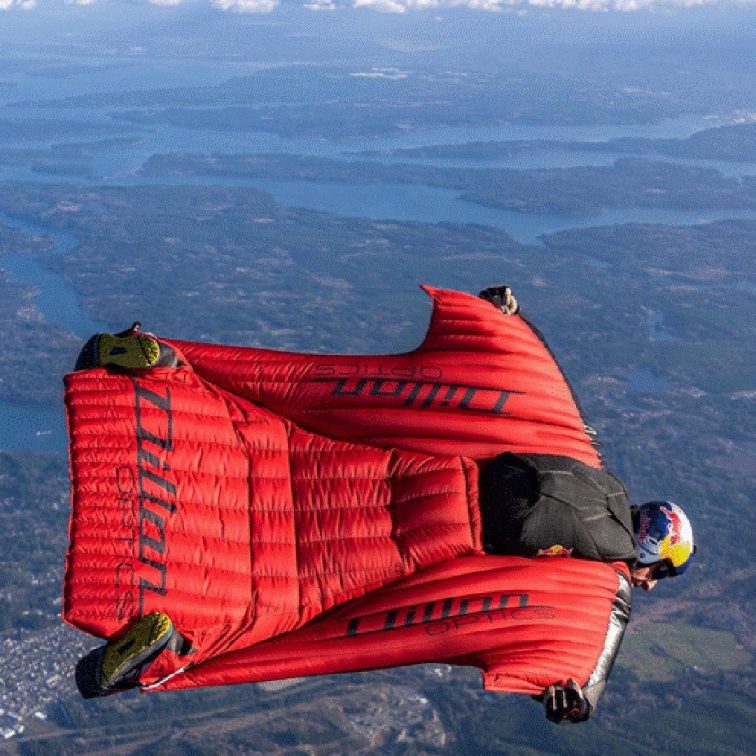 Looking for a stylish and fashionable  pair of sunglasses that stay put in nearly any condition ?   Dillon Optics has you covered.  We have frames for all activities !     A big shout out to @lukeaikins for testing our Eloy model frame  in his Dillon wing suit !