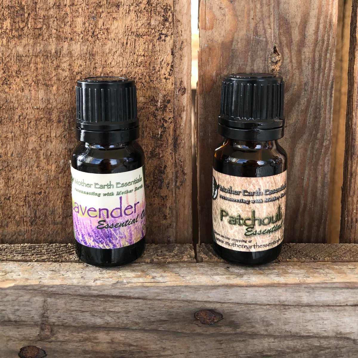 Thinking about your Valentine? Try this magic love potion as a massage oil - just mix a few drops with a carrier oil and voila.
.
Lavender 💘 inspires relaxation
Patchouli 💘 a natural aphrodisiac
.
#lovepotion #valentines #nature #aphrodisiac #essentialoils