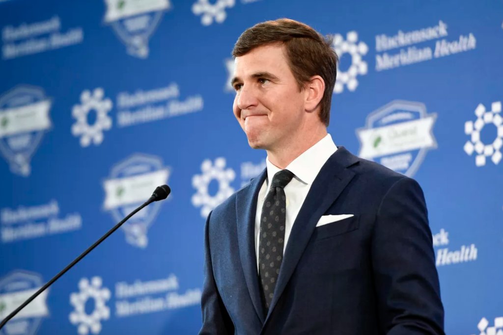 BigBlueBlogFr's tweet photo. Eli Manning: "For me, it's only a Giant" https://t.co/uTOKzWJ9Np https://t.co/0jAl0CR4ud