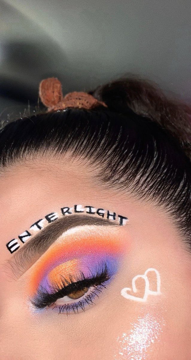 kayleecortezz's tweet photo. i did a makeup look inspired by @Wakeheart new enterlight collection! created by @EthanDolan @GraysonDolan
i am so proud of you guys and how the collection turned out. everything about it is beautiful! i cant wait to receive mine, i love you sm🤍 https://t.co/dbR9DuPFAL