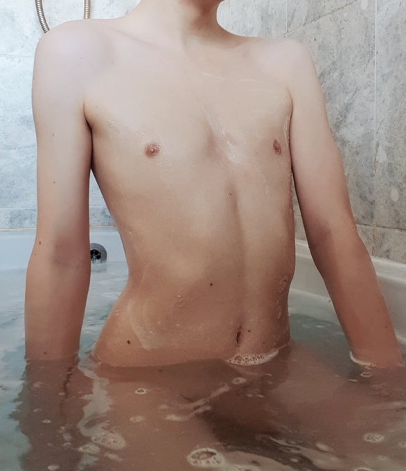 Watch Fawny's leaked NSFW photo on TwXstars