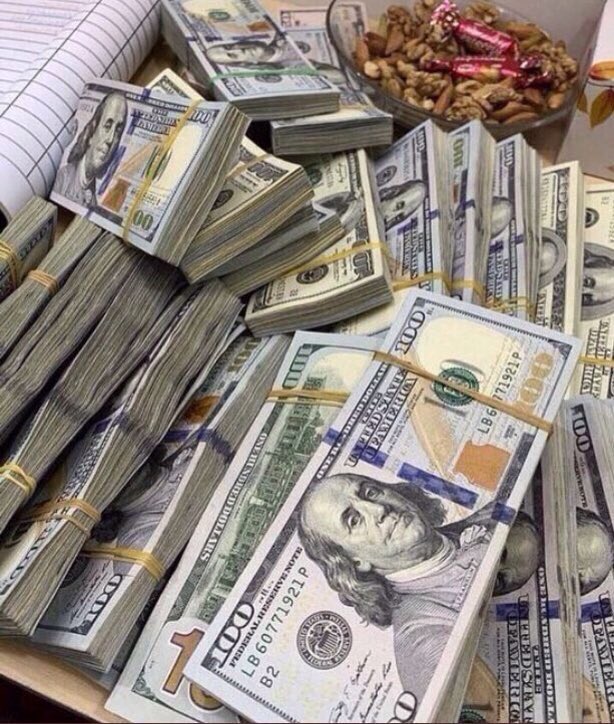daddyrichardcli's tweet photo. I’m a legit sugar daddy . Daddy is waiting for 30 babe to spoil with money,  I do not want sex or nude pic . 60,000 USD is available for the first 10
If you are in school or on a less paying job,just  retweet and dm so I can give you $500.
#sugardaddytwitter 
#sugarbabies https://t.co/jHuY48mIpx