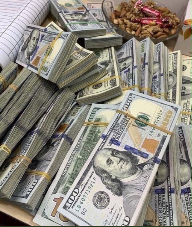 daddyrichardcli's tweet photo. I’m a legit sugar daddy . Daddy is waiting for 30 babe to spoil with money,  I do not want sex or nude pic . 60,000 USD is available for the first 10
If you are in school or on a less paying job,just  retweet and dm so I can give you $500.
#sugardaddytwitter 
#sugarbabies https://t.co/jHuY48mIpx