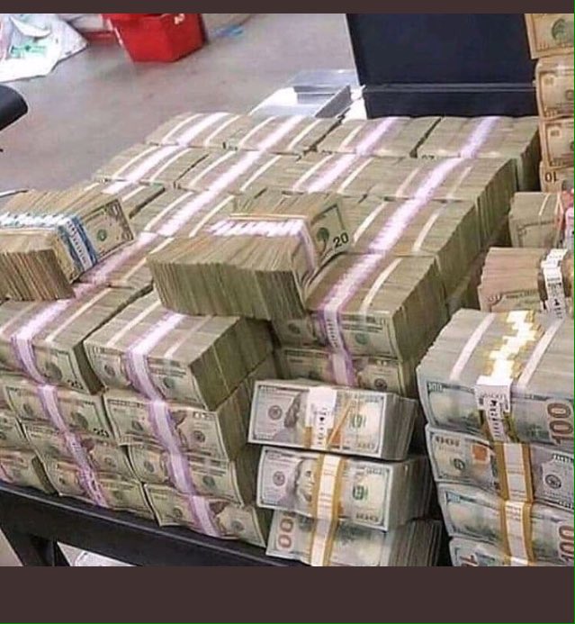 daddyrichardcli's tweet photo. I’m a legit sugar daddy . Daddy is waiting for 30 babe to spoil with money,  I do not want sex or nude pic . 60,000 USD is available for the first 10
If you are in school or on a less paying job,just  retweet and dm so I can give you $500.
#sugardaddytwitter 
#sugarbabies https://t.co/jHuY48mIpx