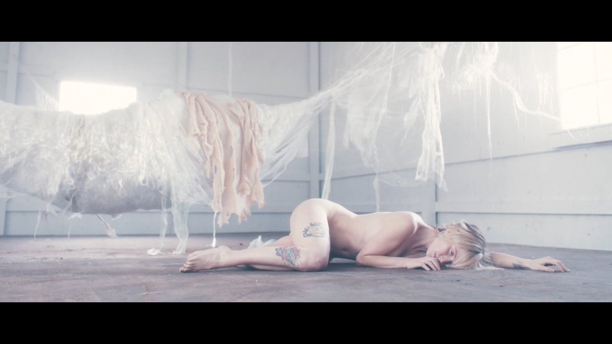 Hayley Williams - Leave It Alone - Interlude (Official Music Video). 