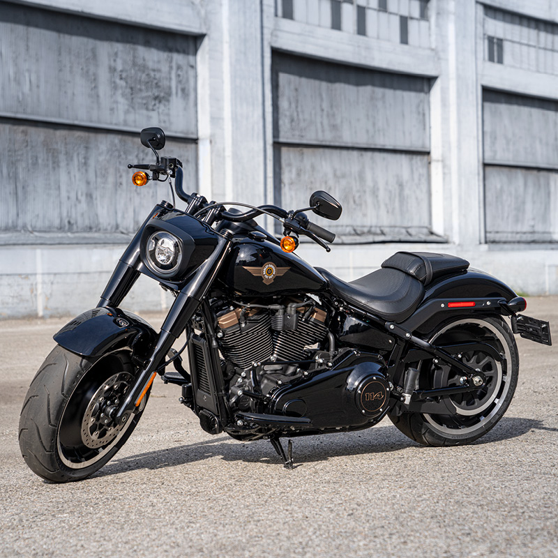 Warren_HD's tweet photo. Introducing the 30th Anniversary Fat Boy & CVO Road Glide! #harleydavidson #warrenhd #rideunique https://t.co/ddh61iohKK
