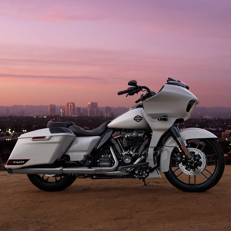 Warren_HD's tweet photo. Introducing the 30th Anniversary Fat Boy & CVO Road Glide! #harleydavidson #warrenhd #rideunique https://t.co/ddh61iohKK