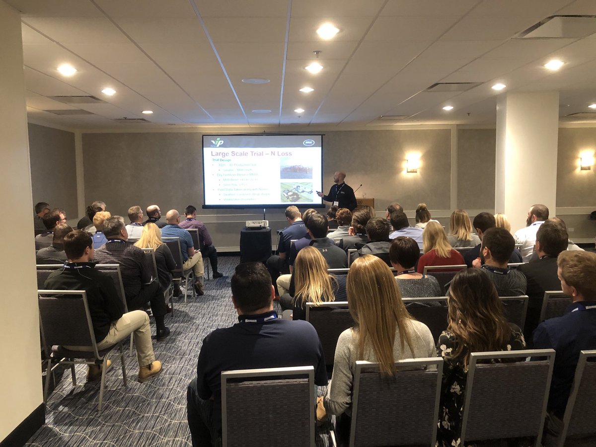 #GFS2020 with ⁦<a href="/RPCropWatch/">Richardson Pioneer</a>⁩ in Saskatoon. ⁦<a href="/BourgaultAg/">Bourgault Industries</a>⁩ talking air seeders and what to think about this spring.