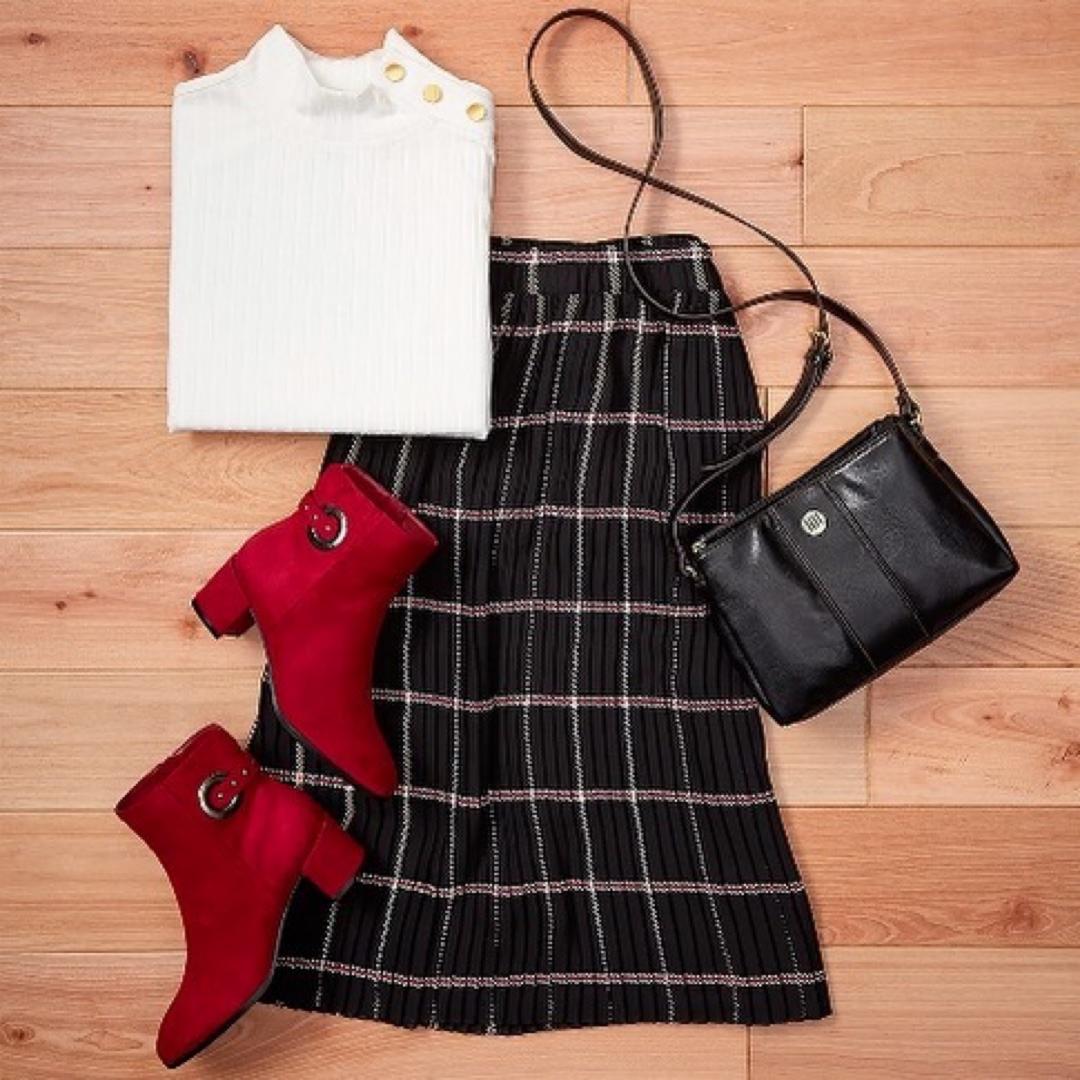 Upgrade your office look this winter with one of our favorite office-ready outfits! ow.ly/Zv9P50ycvl4 (📸: <a href="/jcpenney/">JCPenney</a>)