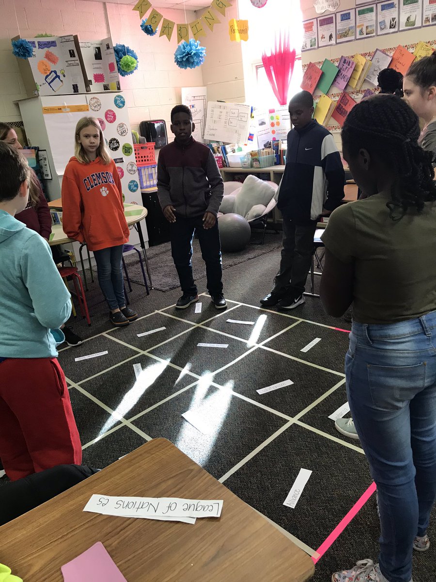 ShirahStacy's tweet photo. World War I vocabulary review BINGO style 😁 https://t.co/OoWWvAV4Z4