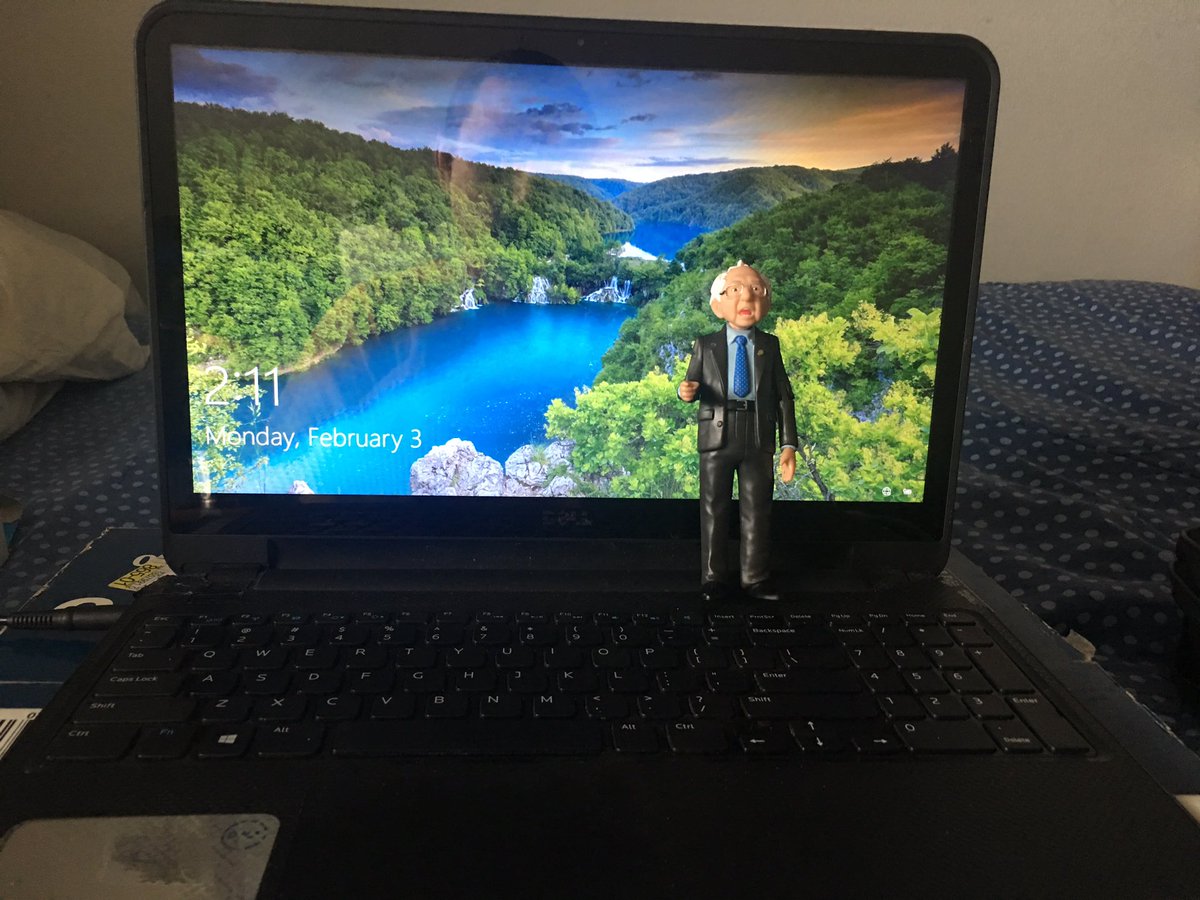 TribbeyTaylor's tweet photo. I did my final phone bank in my room for โ๏ธ @berniesanders campaign on the Iowa caucus, which will happen today. #iowaforbernie #bernieforiowa #Bernie2020 #feelthebern #FeelTheBern2029 #stillbernie #bernie2020 https://t.co/FaKtl922x9