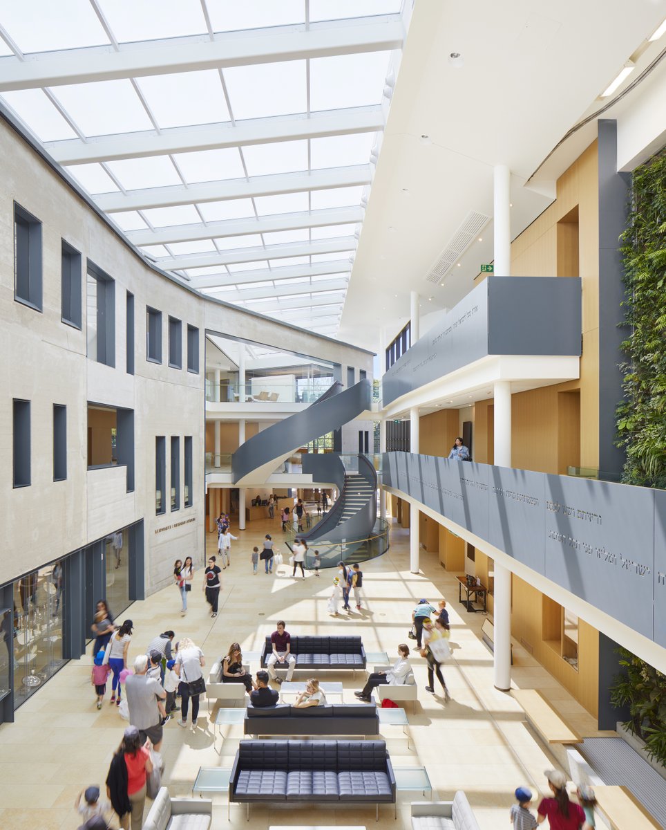 DiamondSchmitt's tweet photo. To the landmark @holyblossom Temple, an addition knits the historic sanctuary &amp; modernist school building. Read @AzureMagazine how this "airy counterpart" creates “a spacious, breathable gathering space.” #diamondschmitt #designtotranscend 
https://t.co/EMG96ThwFi https://t.co/SDjPSxcEFa