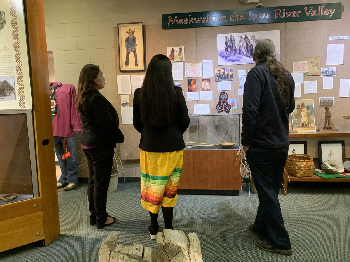 IndianCountry's tweet image. She also toured the museum led by Johnathan Buffalo who is the historic preservation director. #NativeCaucus #IowaCaucus #NativeVote20