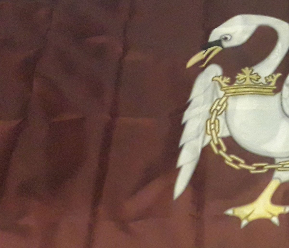 ¡Finalmente nos ha llegado nuestra bandera! Trataremos de hacer un vídeo haciéndola ondear en nuestros acantilados. Independientemente de esto, se está trabajando también en algún que otro proyecto de los que se os irá informando.