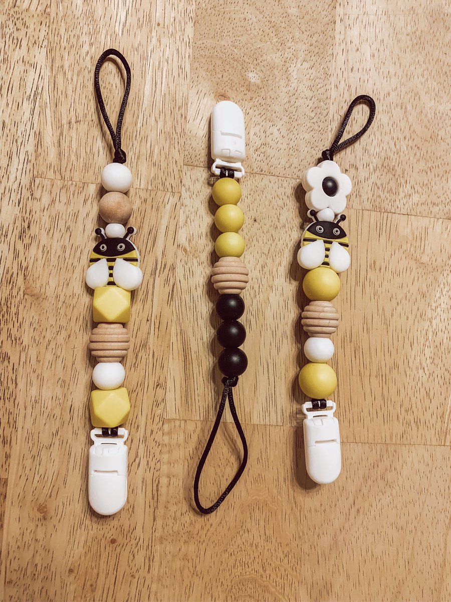 BChewelry's tweet photo. Absolutely loving these new pacifier clips! 🤩 
&amp; they are ON SALE! 💸

The normal size are $10 shipped , the newborn/preemie size(2nd photo) are $8 shipped &amp; the bee collection are $12 shipped! Message me ASAP to claim before they are gone! https://t.co/xk5JrBucNG