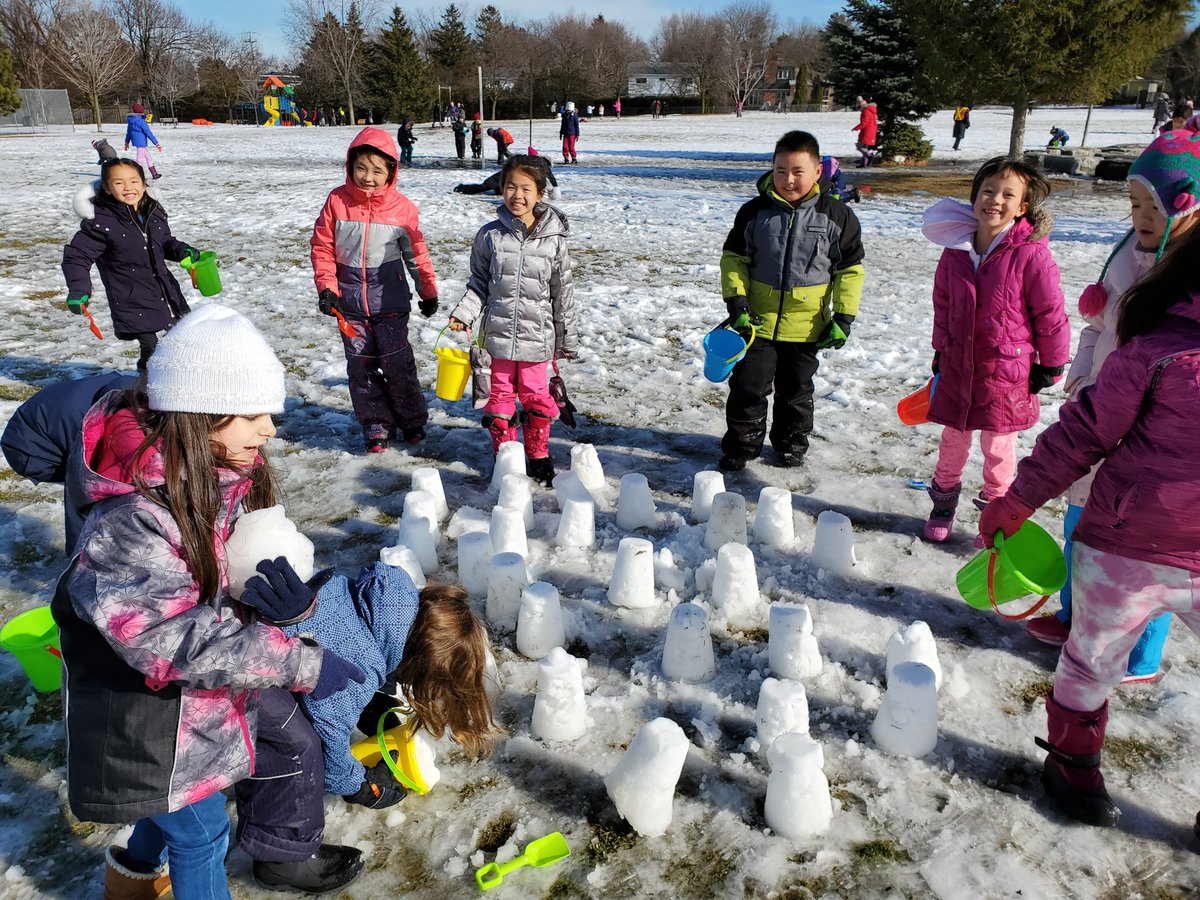 PsBayview's tweet photo. Even with just a teeny tiny bit of snow, our Grade 1 and 2 classes loved experimenting with their new pails and shovels! #snowcastles https://t.co/0rPo0TRCJD