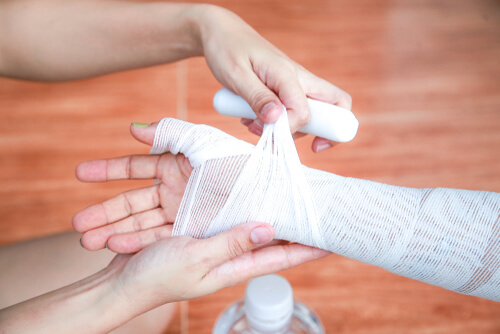 SpohrerDodd's tweet photo. It’s National Burn Awareness Week! Discover when a burn injury may be classified as “serious” on our blog:  https://t.co/rPUSOW5lLp https://t.co/27Irr7aB8Y