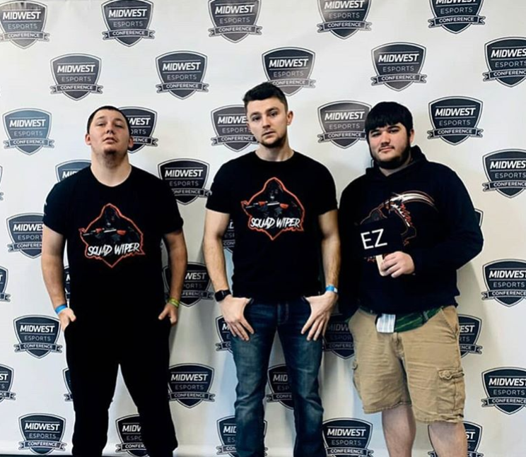 ProGamingCrew_'s tweet photo. We are proud to be supporting Goon Squad as they attended the Midwest eSports Conference rocking our Pro Gaming Crew Gear 💪They did exceptionally well receiving 2nd place out of 16 teams, 50 kills and 3 wins across 4 games of Apex Legends 👏👏👏 https://t.co/L2od5yByWl