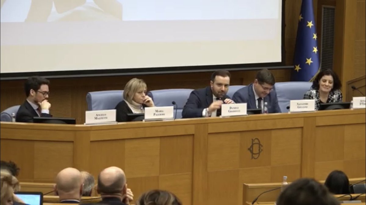 annaljsa's tweet photo. Media education: più consapevolezza, più opportunità, più futuro.

Bello poter portare a @Montecitorio l’esperienza di #FigliVirtuali (@ediz_erickson) e parlare di #DigitalEducation. 

#pasocial

🔗 il link al video degli interventi del mio panel https://t.co/6xRfGgsBNr https://t.co/uK7QFJf79W