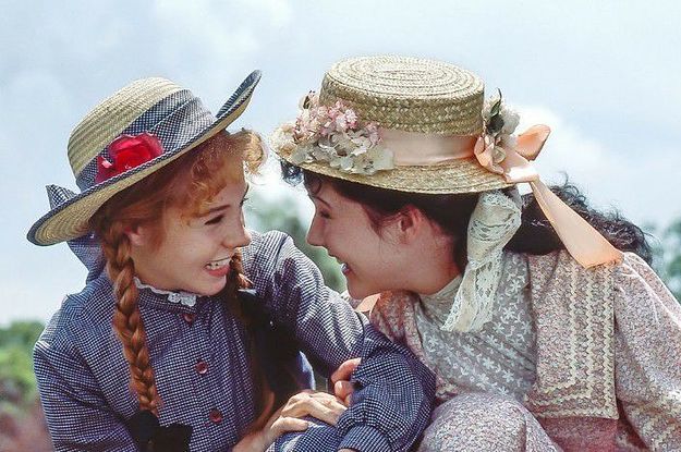 anneofgreengabl's tweet photo. This week we are celebrating Friendship Love! 👯 Show your kindred spirits how much they mean to you with a lovely little gift! We found a list of perfect gifts for every #AnneFan: https://t.co/9c981S0rFa https://t.co/ADdH85XYvM
