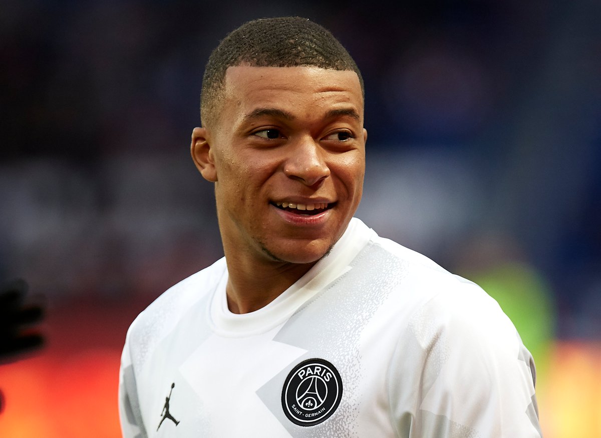 ClubMitjanit's tweet photo. 🔥 MBAPPÉ SERÀ BLANC
🎙️ @OriolDomenech:

🔊 "Pel que em diuen des de diferents clubs que l'han contactat, el Madrid ho té tancat"

🔊 "Diuen que el Madrid ho té tot preparat per intentar portar-lo el 2020"

🔊 "Quan Mbappé marxi, el 2020 o el 2021, anirà al Madrid"

#ClubMitjanit https://t.co/ic5mby526S