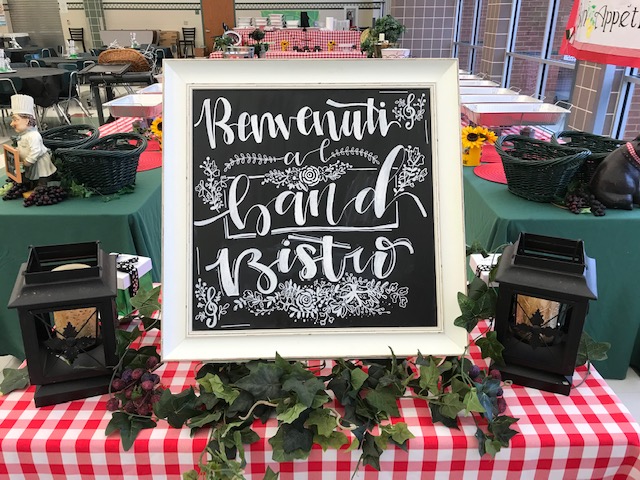 CDragonBand's tweet photo. Band Bistro is this Saturday! 5:30pm-8:00pm with over 30 student ensembles performing. This is a casual Italian Dinner accompanied by some of Southlake Carroll's finest musicians. Purchase tickets here: https://t.co/p898Zlvjkx https://t.co/IKQc6ZW9BB