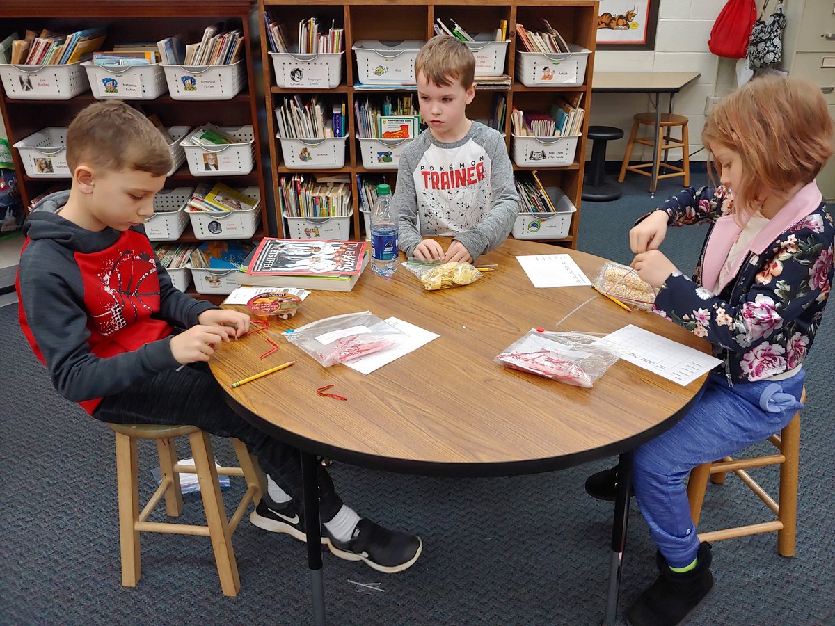 ShelbyBuzz's tweet photo. Making different pyramids and figuring out faces, edges, &amp; vertices https://t.co/J28EeCFiwv